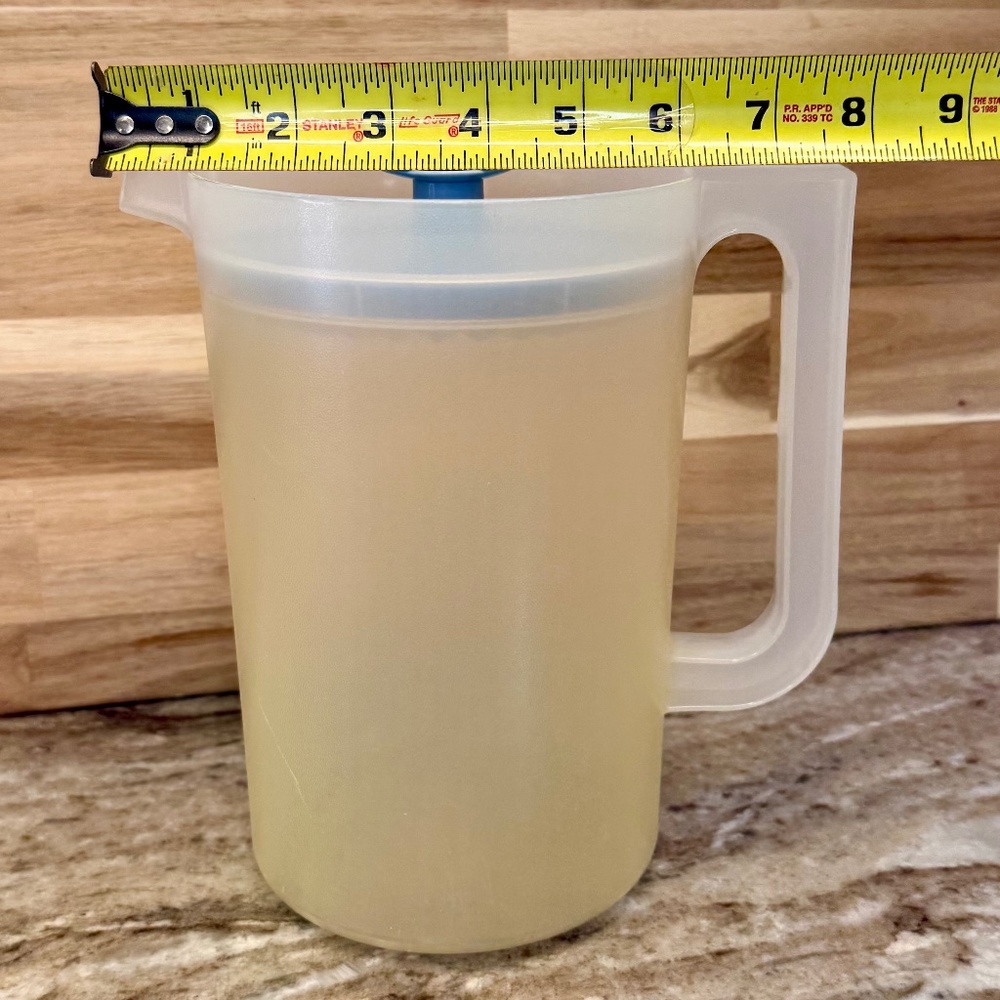 Vintage Tupperware 2 Qt Sheer Pitcher #1676-3 with Baby Blue Push-Button Lid - Picture 10 of 10